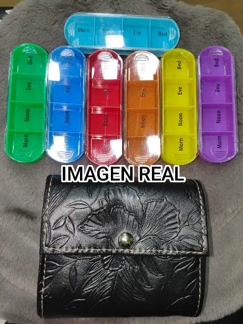Pastillero Semanal Organizador con Estuche de Cuero, vista 4